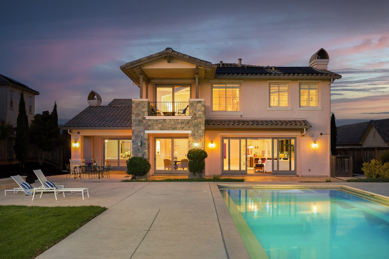 Twilight real estate photo